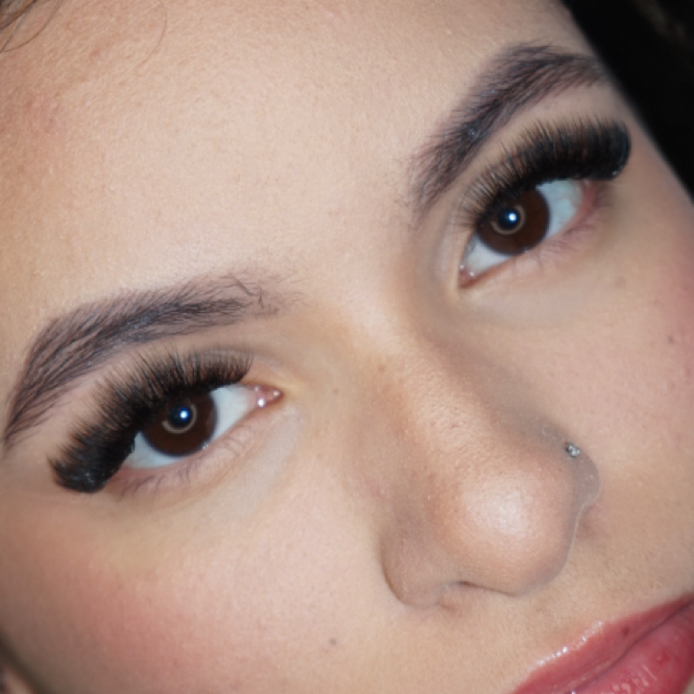Signature Volume Full Set at Autentica Lashes LLC in Pompton Plains, NJ