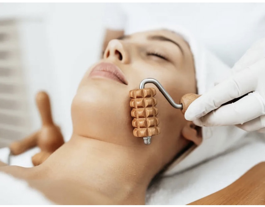 Facial Wood Therapy Massage
