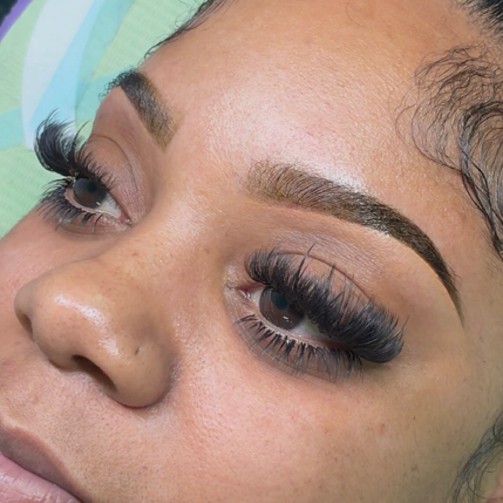 Custom Wispy Volume Lash Fill at Elegant Vanity LLC in Temple Hills, MD