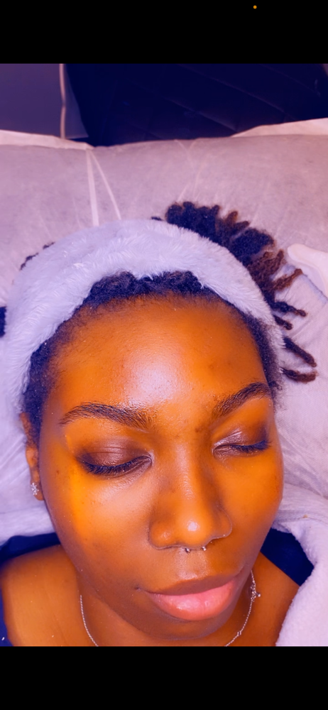 Tint with Eyebrow Clean up