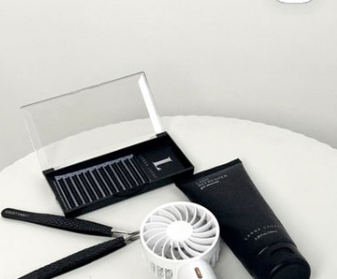 1:1 Eyelash Extension Master Class at Madeupbymirandaa in Los Angeles, CA