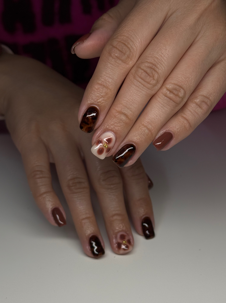 - Builder Gel Polish Overlay