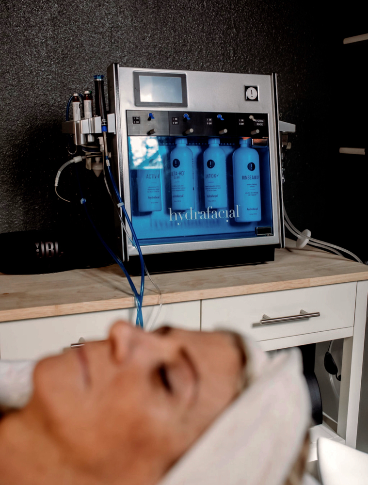 SIGNATURE HYDRAFACIAL