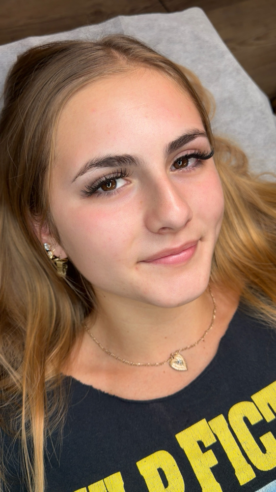 Eyelash Cluster And Removal