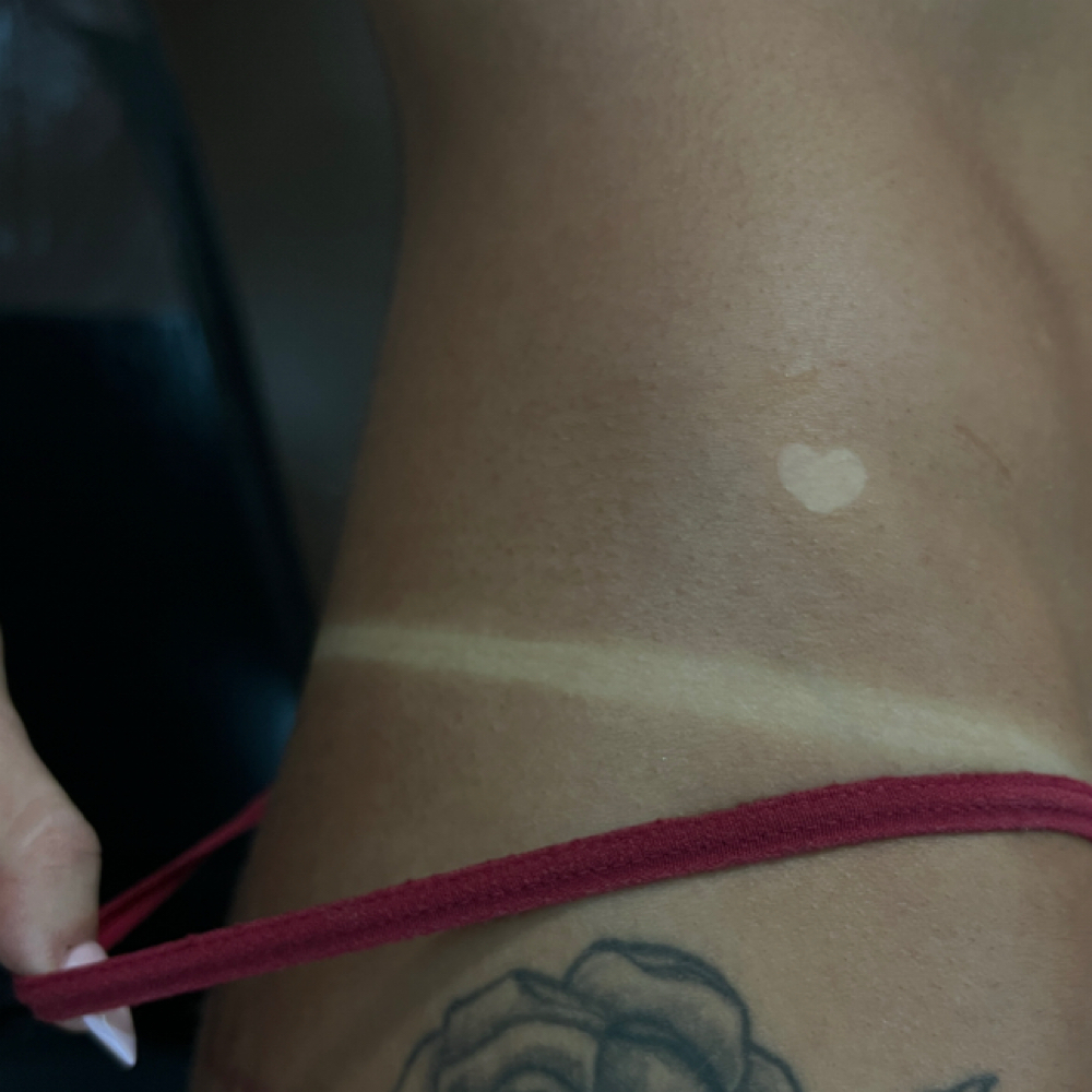 Signature Custom Tan at Carlina’s Beauty Bar in Chagrin Falls, OH