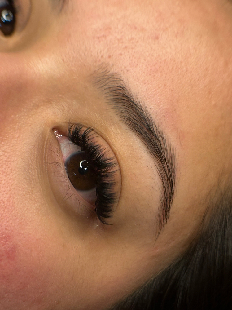 𝐕𝐨𝐥𝐮𝐦𝐞 𝐅𝐮𝐥𝐥 𝐒𝐞𝐭 at Home Glam Esthetics in Cicero, IL