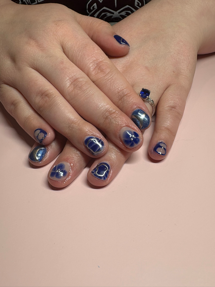 Medium Nail Art