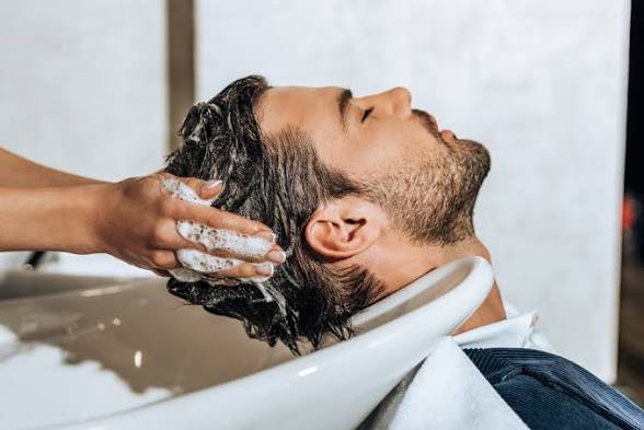 Mens Haircut With Shampoo