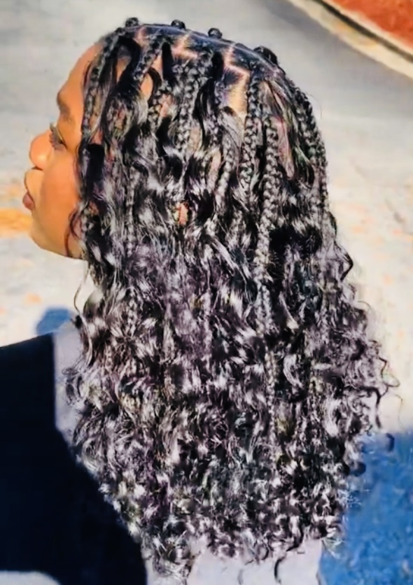 Medium knotless Boho Bob