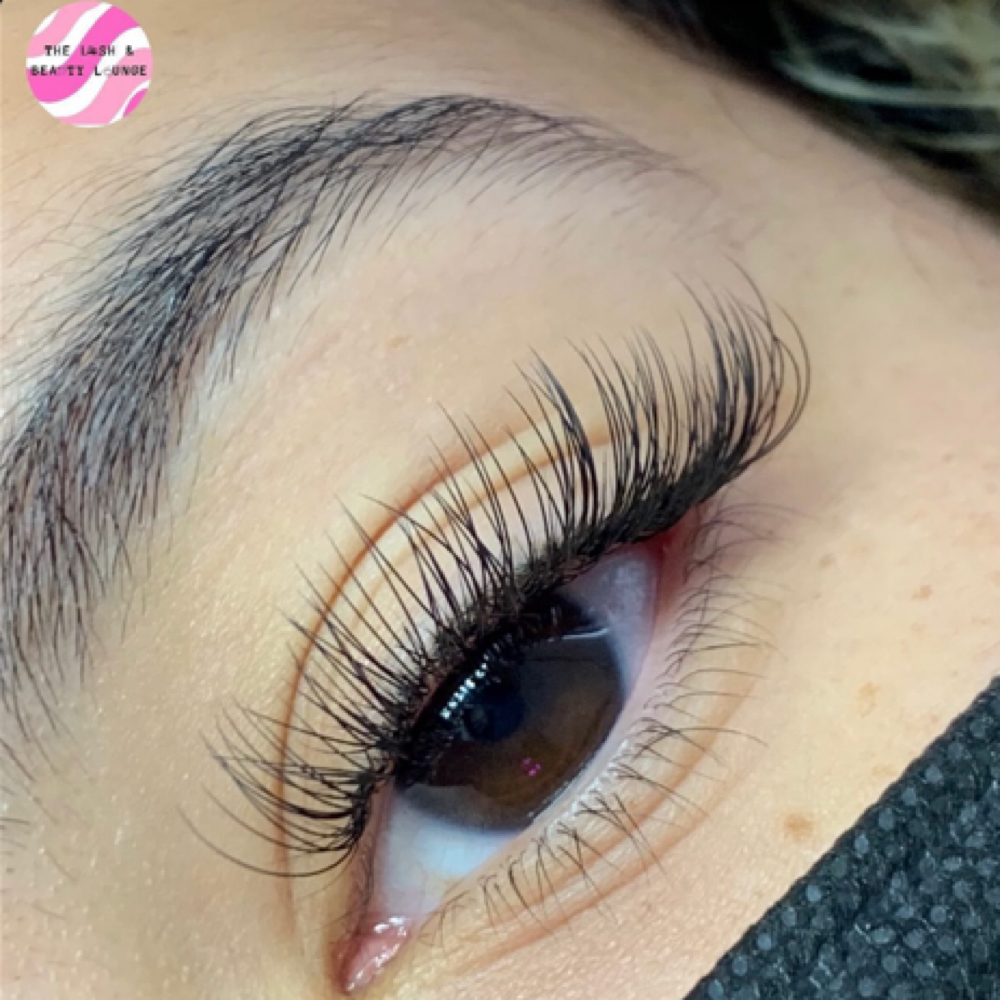 CLASSIC REFILL at The Lash & Beauty Lounge LLC in Pearland, TX