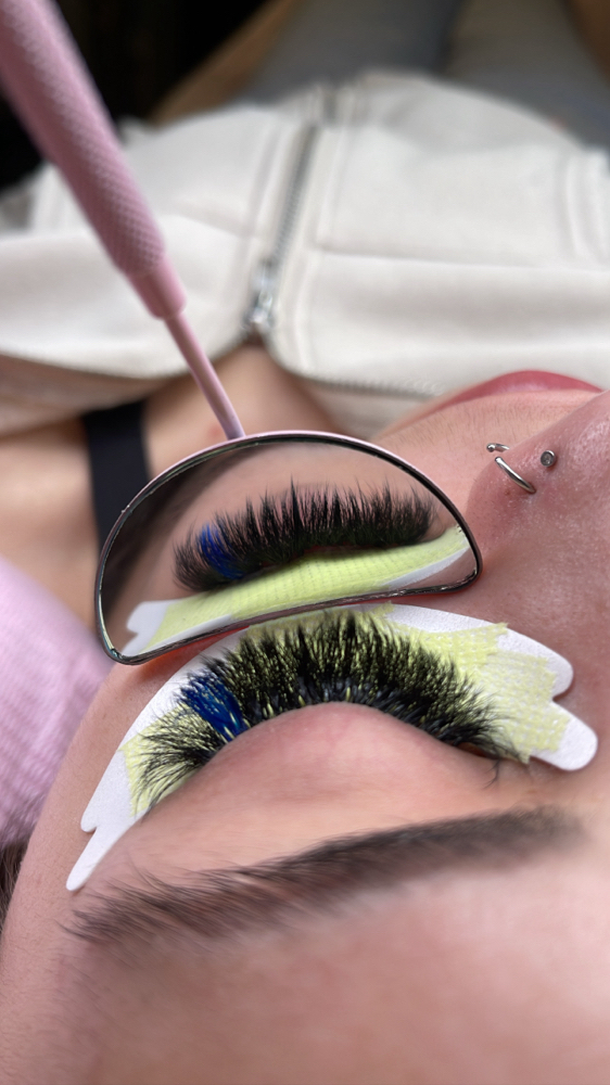 Color Lashes Add-On