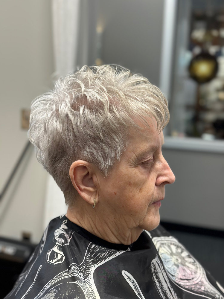 Women’s Senior Haircut 65+