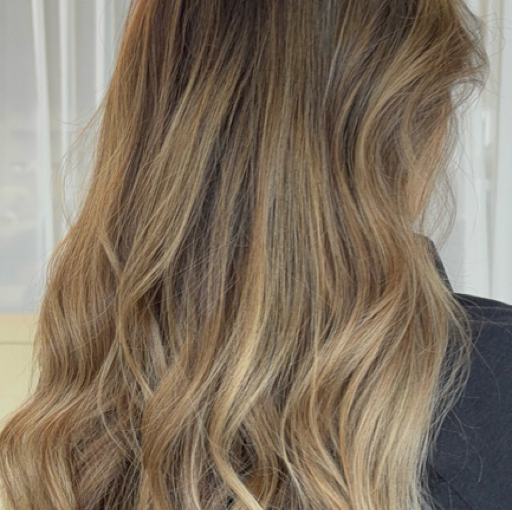 Heavy Blonding Service at Psiloveyourcurls@salonfable in louisville, KY