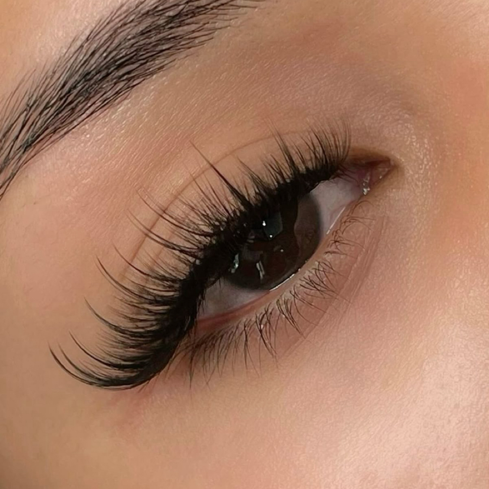 Hybrid Lash Set at Brendastar Services in Fredericksburg, TX