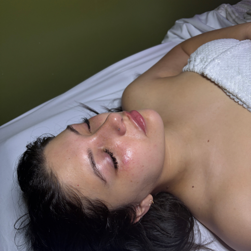 60 Minute Custom Facial at Makenna’s Skincare LLC in Concord, NC
