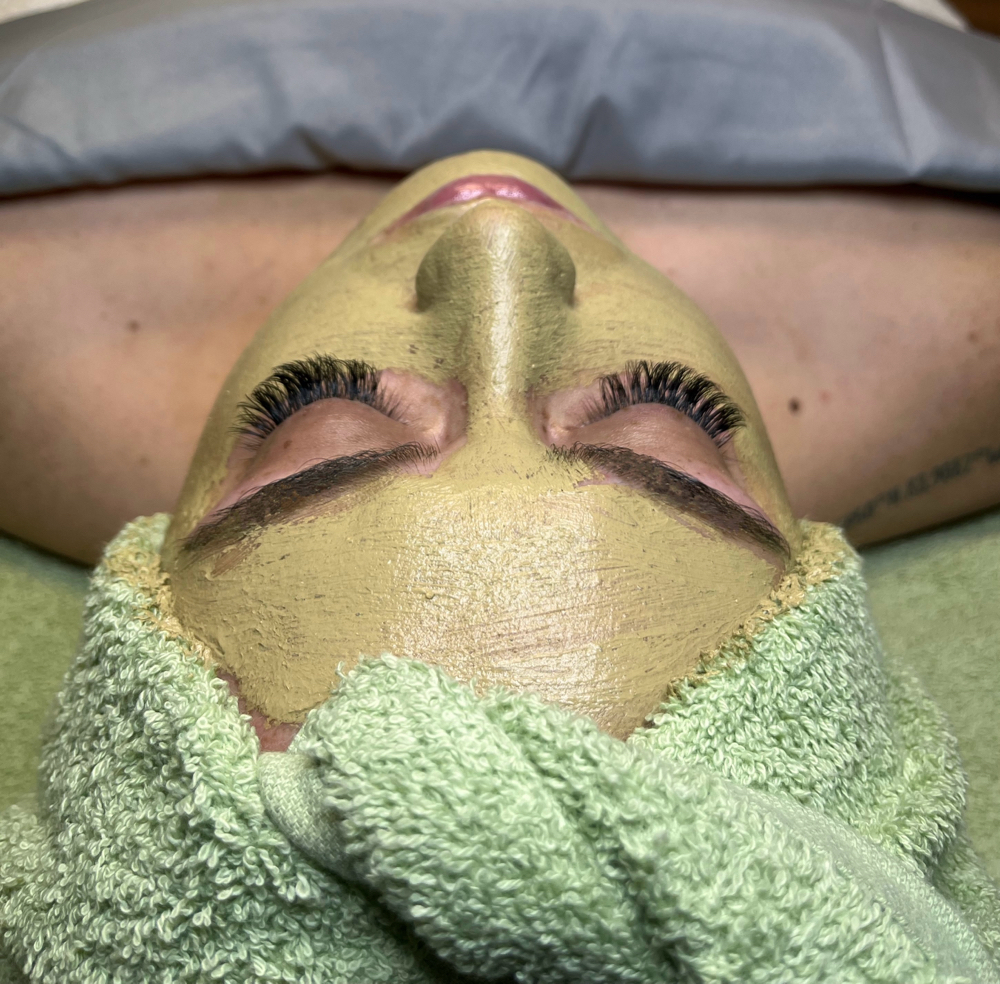 Deluxe Clarifying Facial