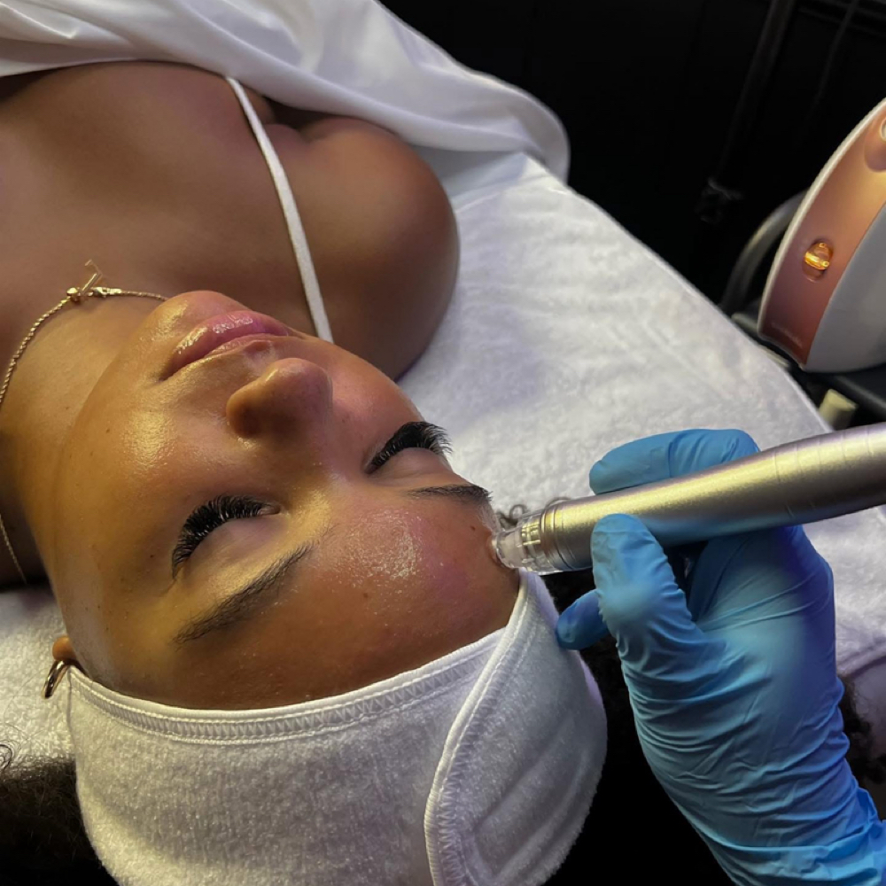 Hydroluxx Facial at THE LAB in Decatur, AL