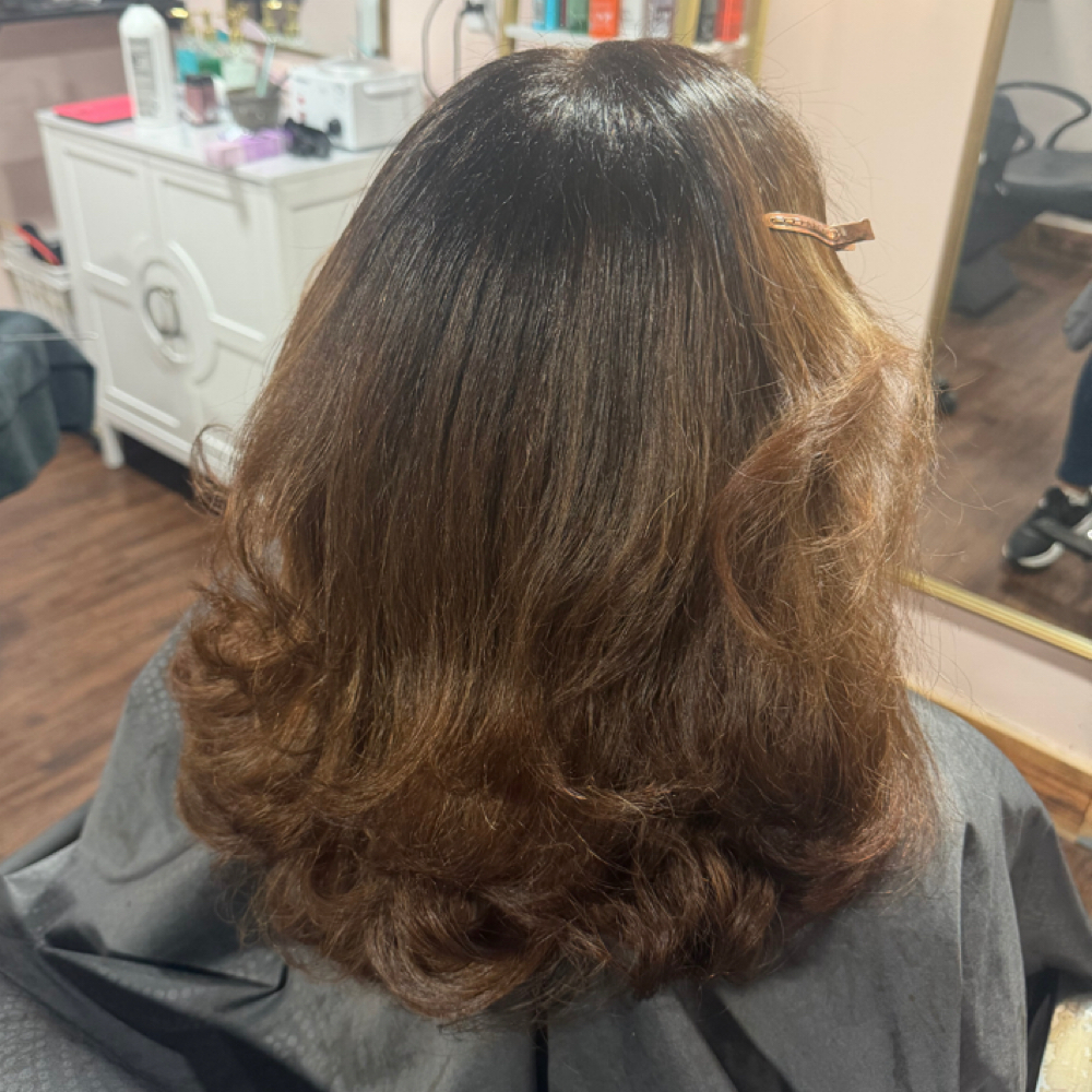 Root Touch Up at XclusiveBeauty in River Rouge, MI