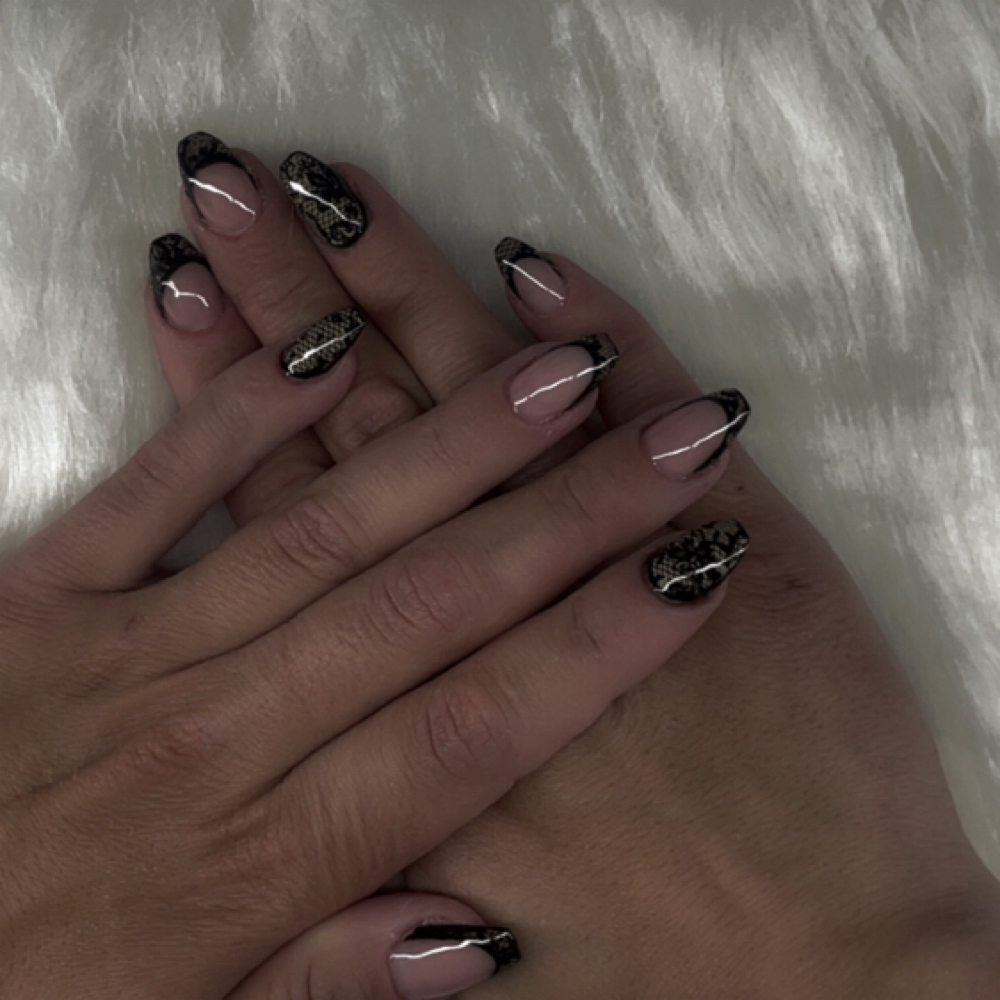 Nail Art ~ Dalaney at Blood Sweat & Shears in Fernley, NV