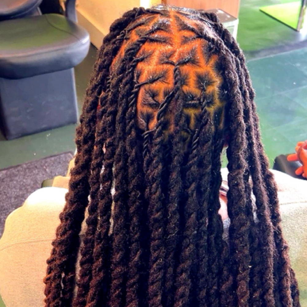 Mixxd Traditionl Retwist / Two Stra at Mixxd loc n barber lounge in Arlington, TX