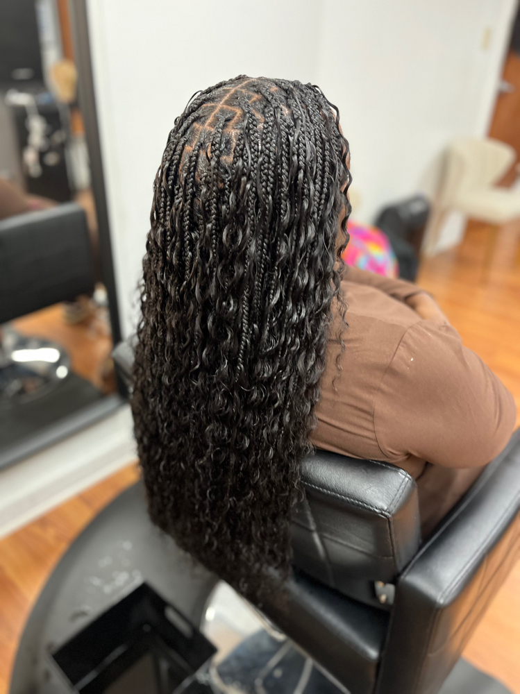 Bora Bora Knotless Braids