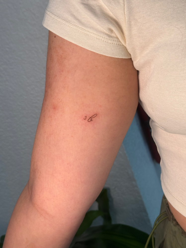 tiny apprentice tattoo (>2”) 🌸