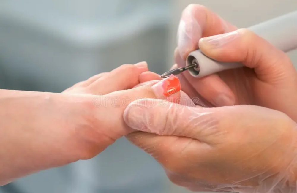 REMOVAL GEL (+ PEDICURE)