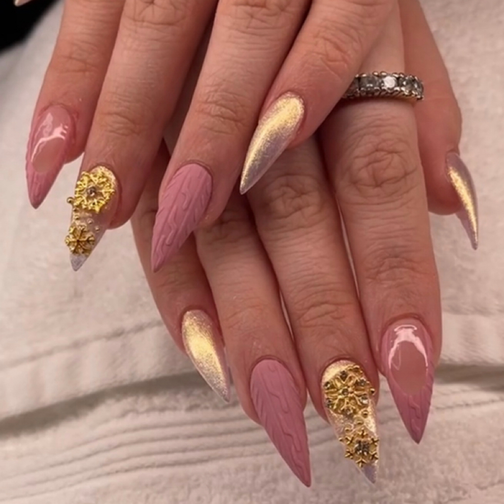 Acrylic Full Set Still/Oval/Ball/Al at Viziatta Nails in Philadelphia, PA