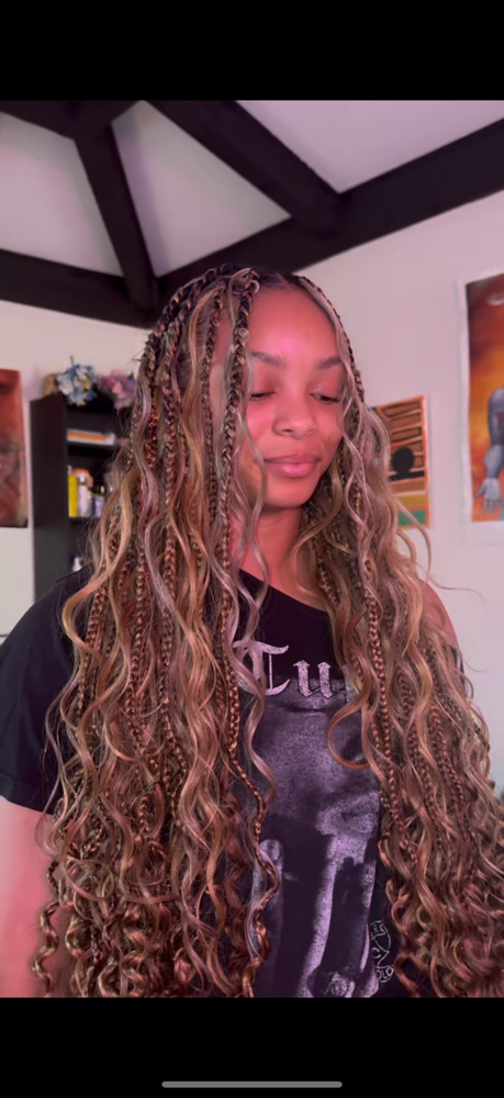 Small Bohemian Knotless Braids