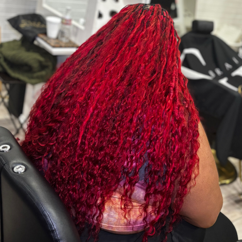 Miracle Knot Locs at Loc’d By Kie in AR, AR
