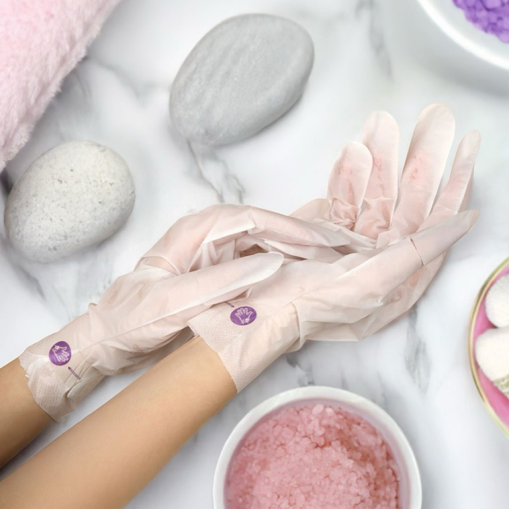 Collagen Gloves at luxurynails_byjenny in Shelby, NC