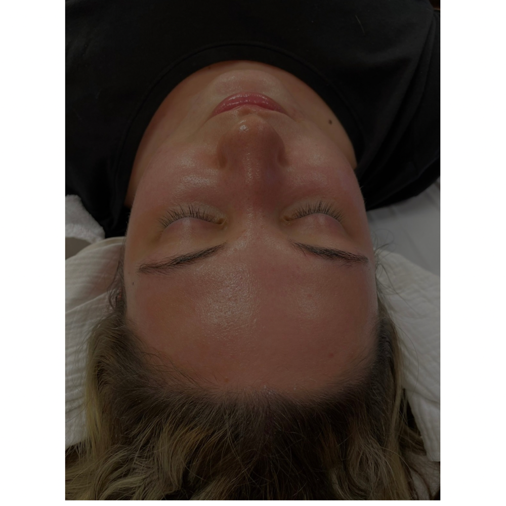 smooth & bare dermaplane facial