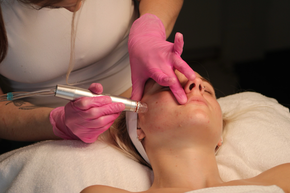 Hydro Glow Facial