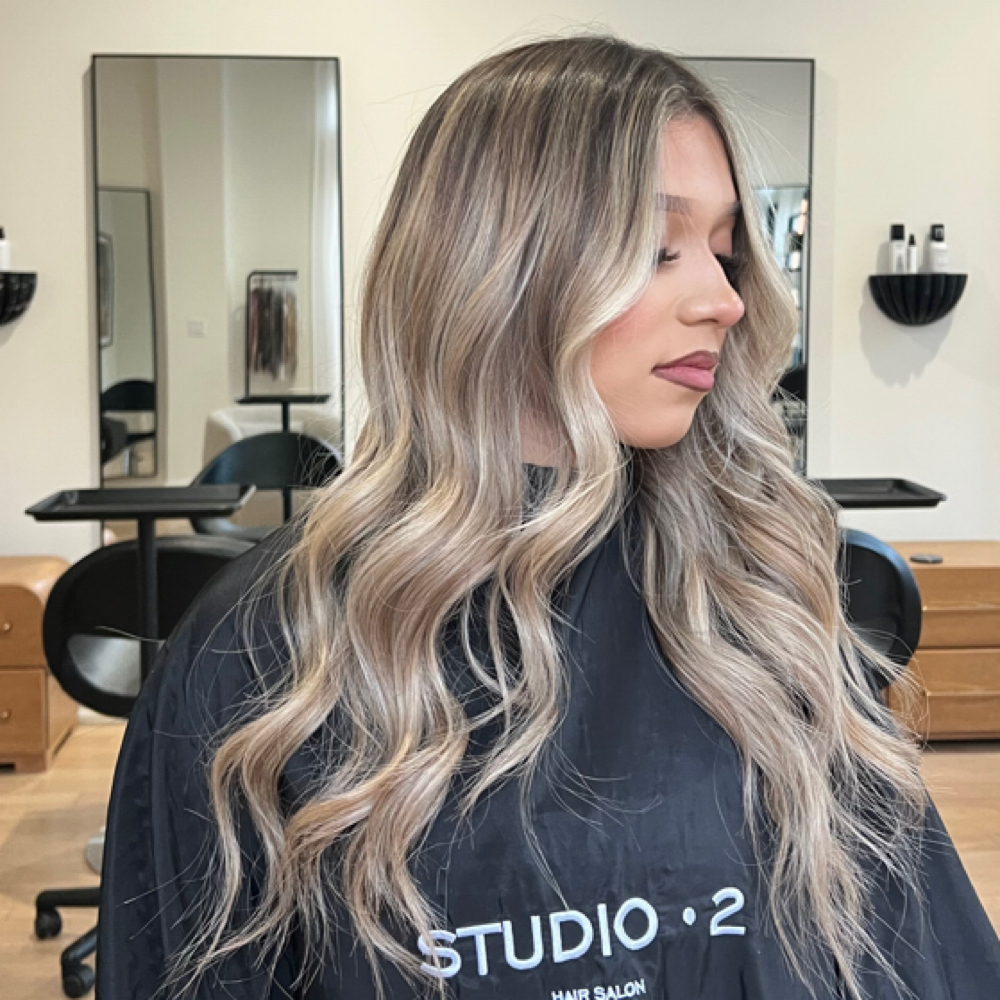 Full Highlight / Balayage at Amyxstylist in Dallas, TX
