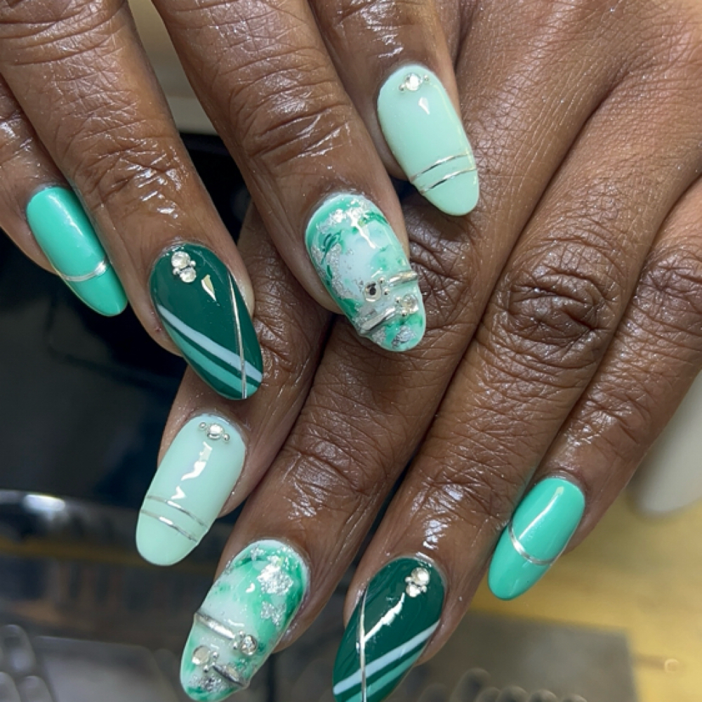 Moderate Nail Art at KG Nail Sessions in Chicago, IL