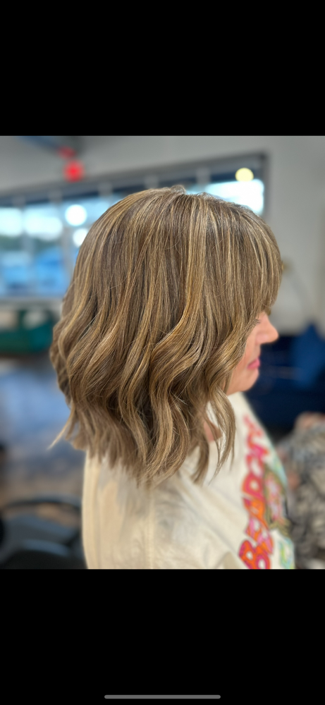 Haircut, Shampoo & Style