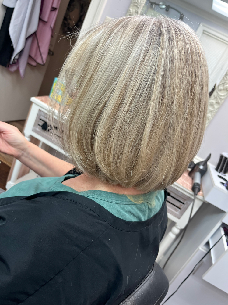 Women Haircut And Blow