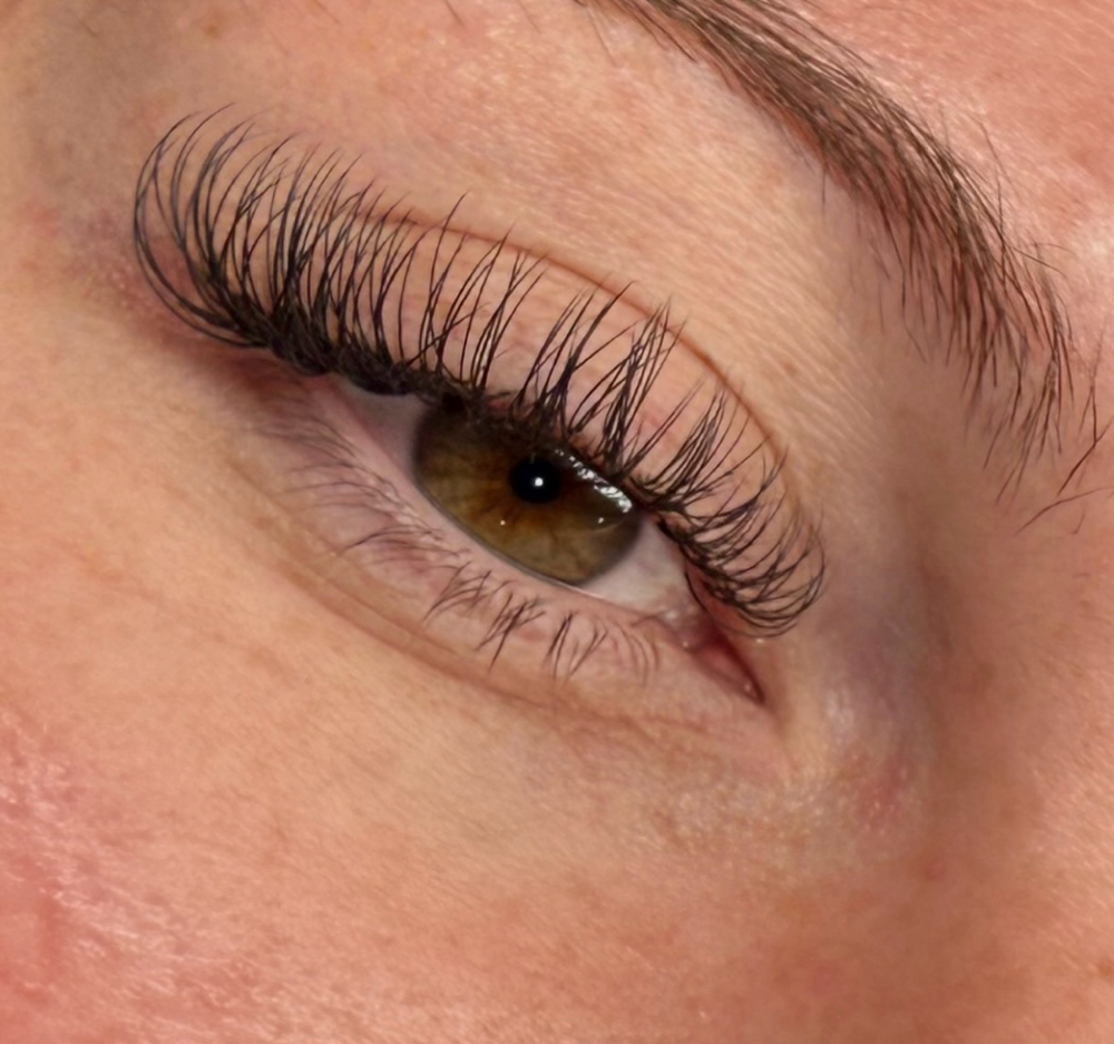 CLASSIC LASH FULL SET at Luxe Beauty NY in Hudson Falls, NY