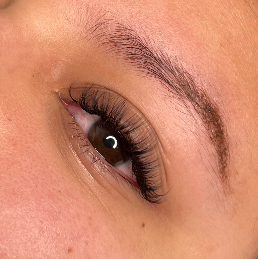 Hybrid Lashes at Esta Cute LLC in Harvard, IL