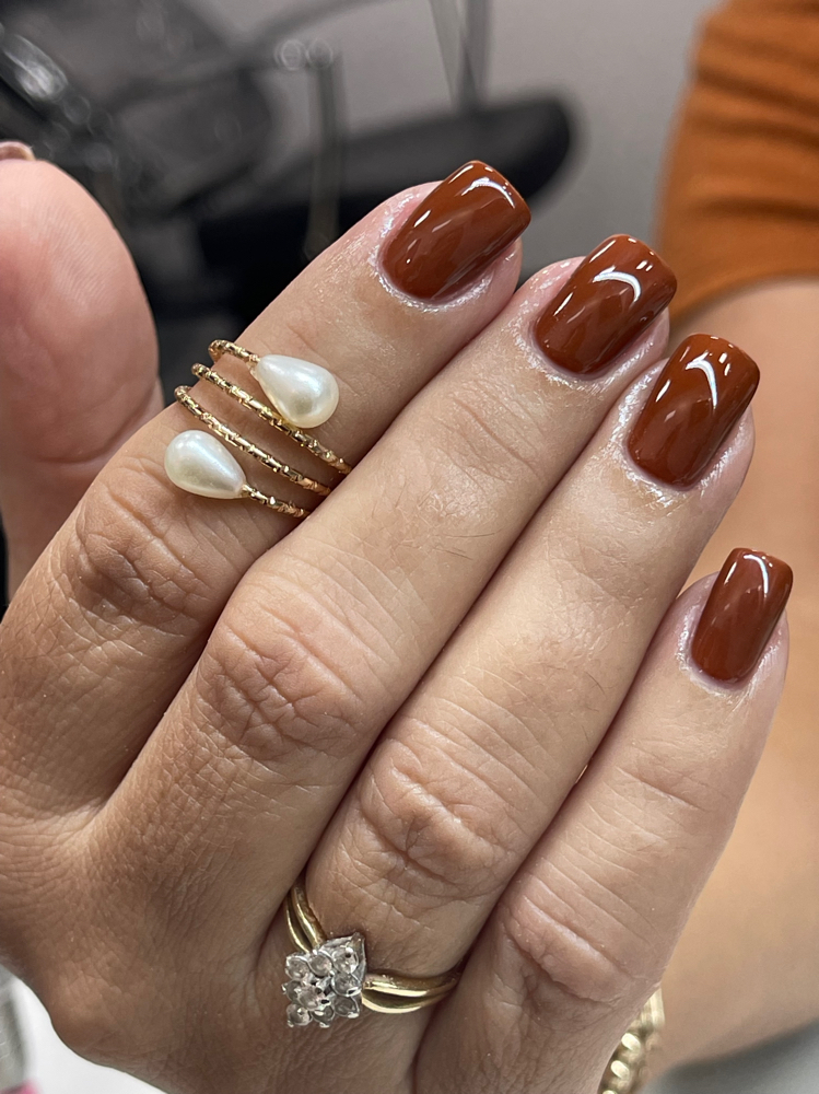 Manicure Regular at Dominican beauty salon by alma in Miami, FL