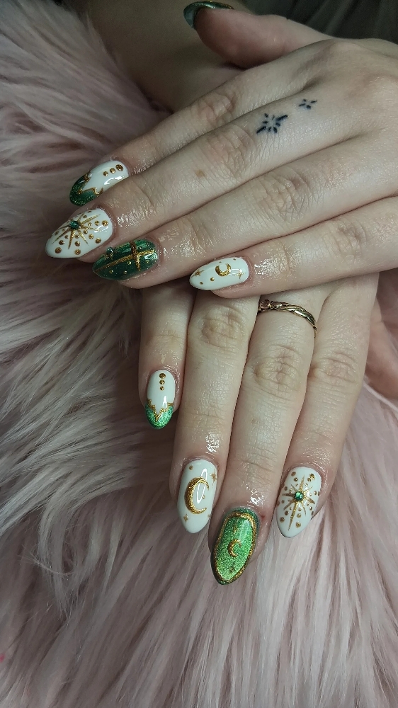 Add Deluxe Art "2 nails"