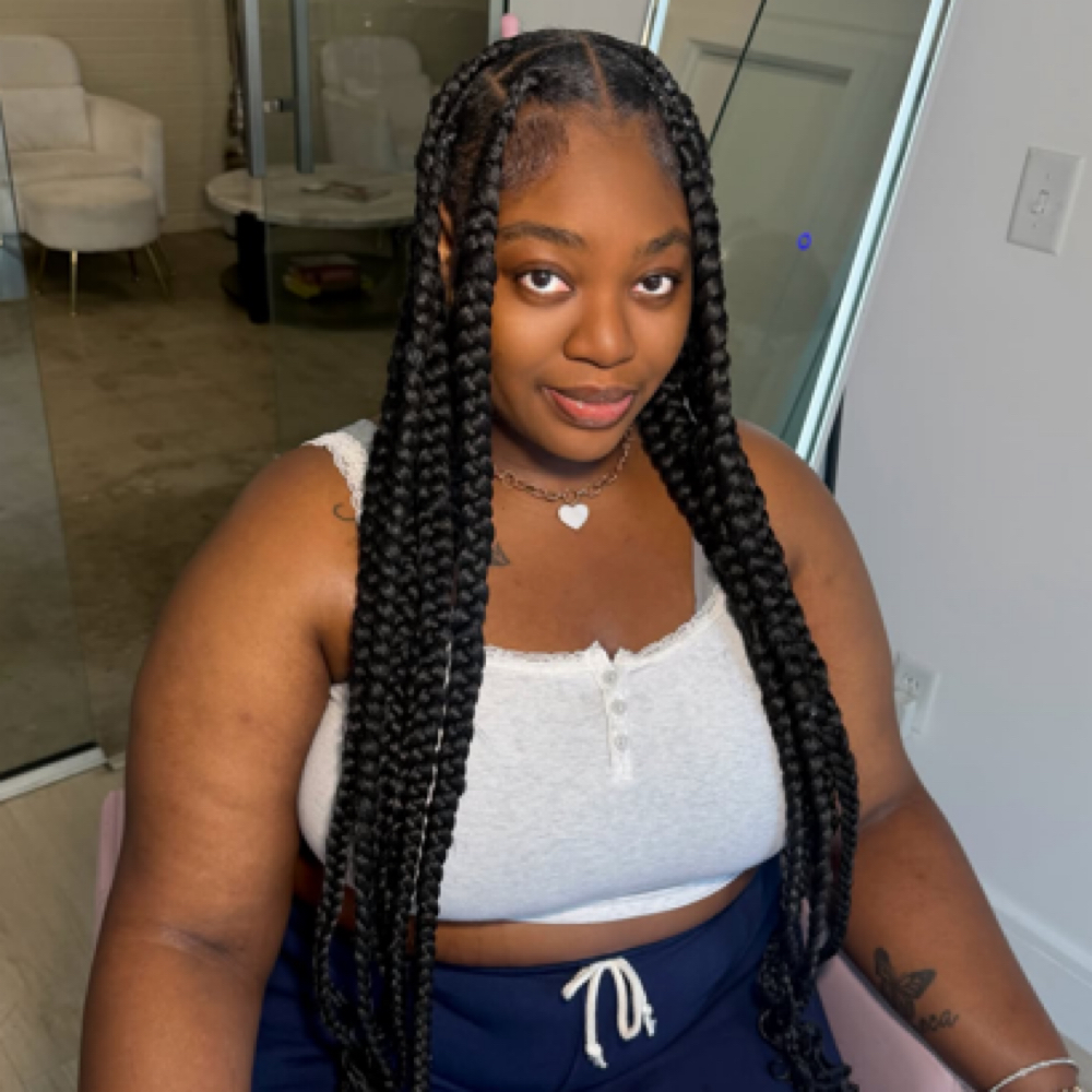 Large Knotless Box Braids 🎀 at The Hair Confidence in Kansas City, MO