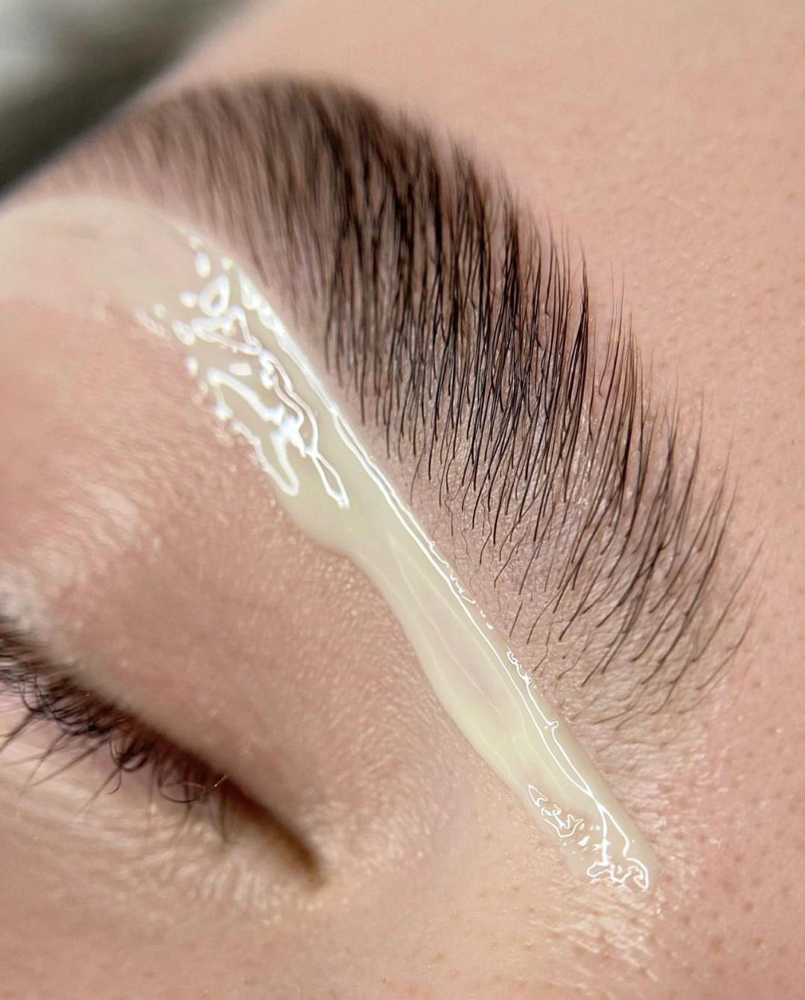 WOMENS BROW SHAPING