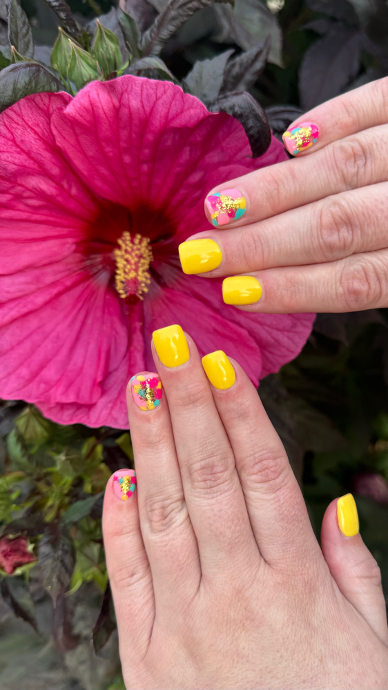 Dipping Powder at Happy Nails & Spa in Aurora, IL