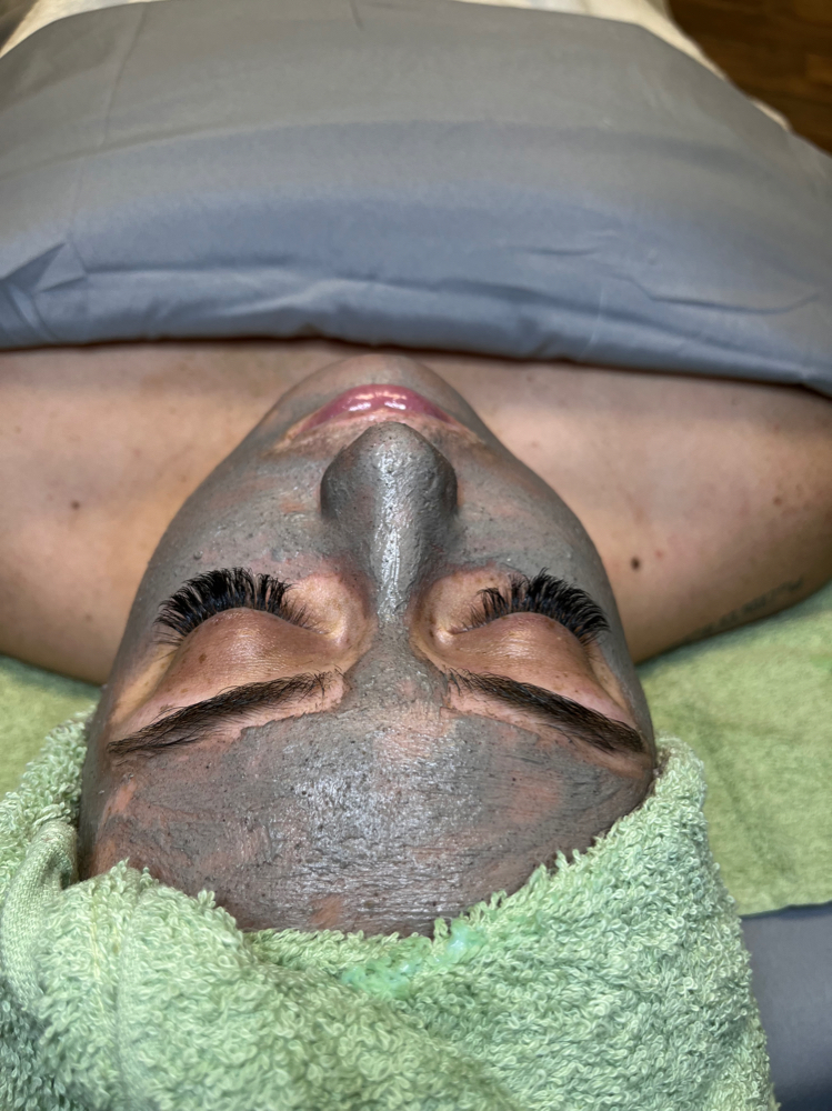 Deluxe Anti-Aging Facial