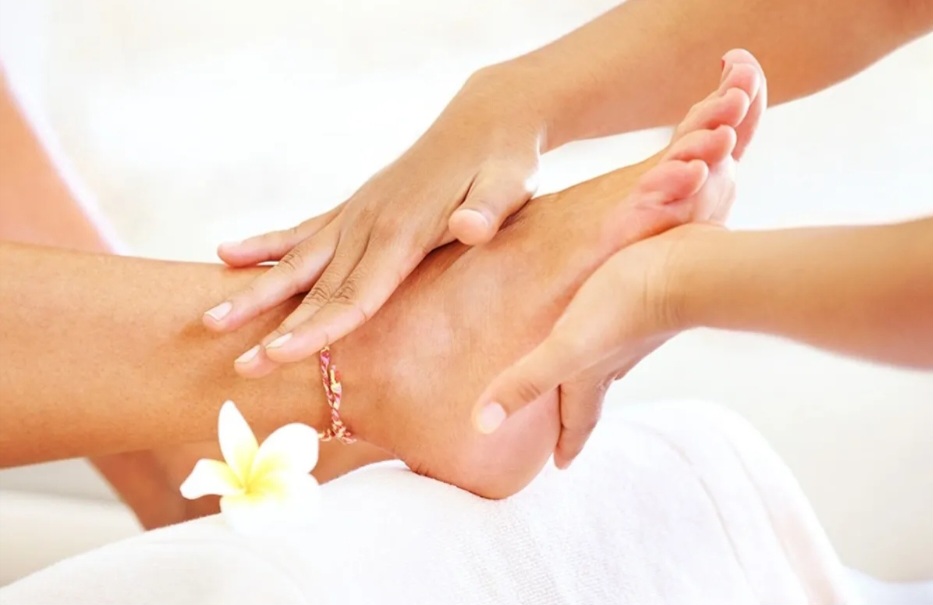 Seaweed Detox Foot Treatment at Salt And Pepper Esthetics in Ellicott City, MD