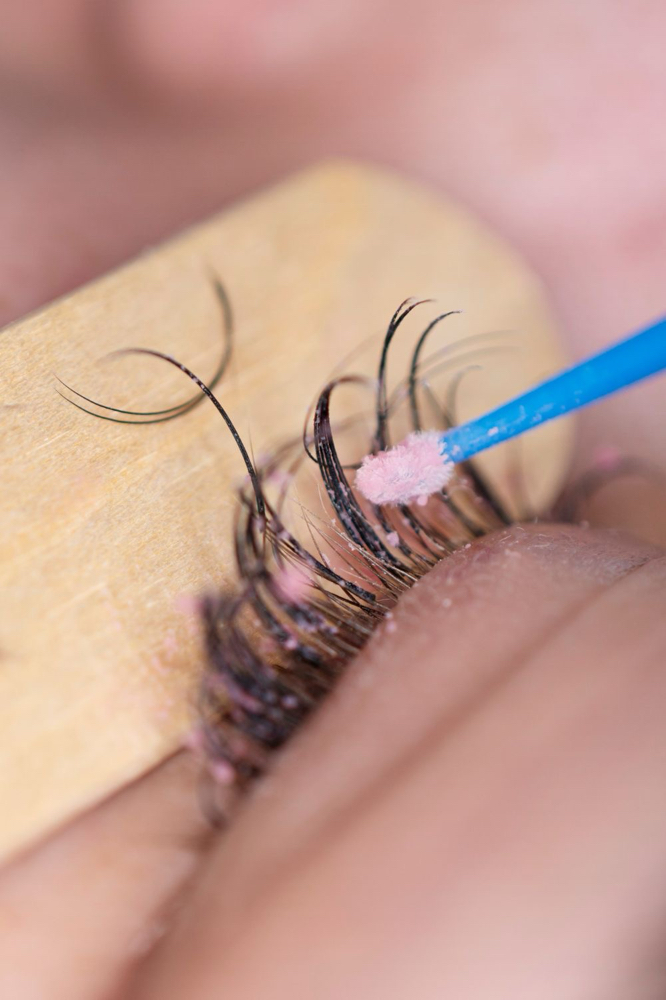 Lash removal at Hermosa’s Trends in Denver, CO