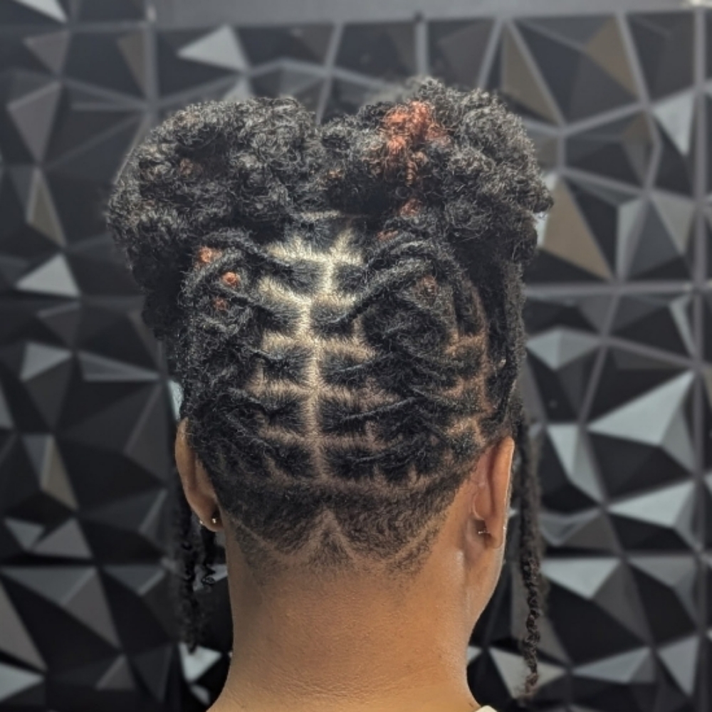 Loc Retwist at Stylo Sense LLC in Memphis, TN