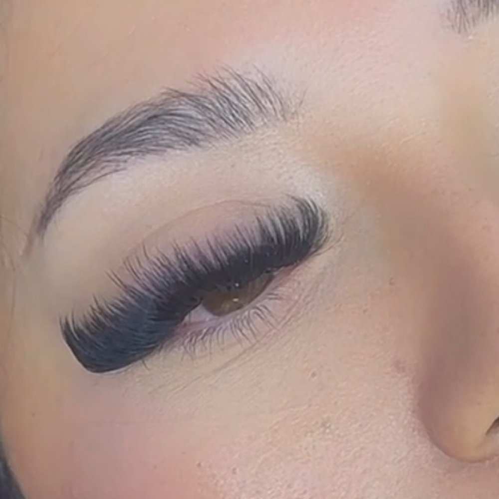 Mega/Volume Full Set at Beauty Dreamhouse in Thornton, CO