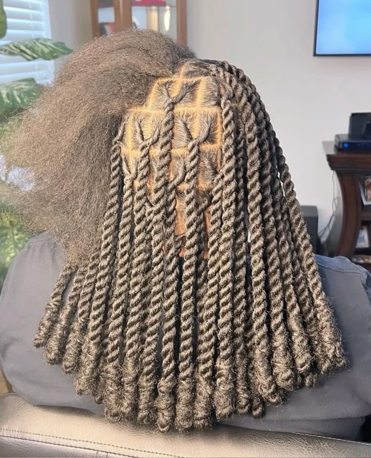invisible locs